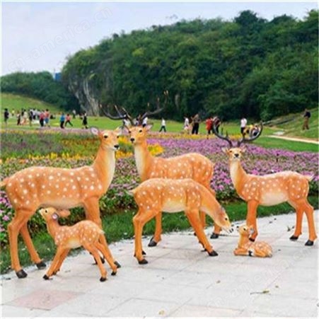 仿真梅花鹿摆件树脂玻璃钢小鹿雕塑动物花园庭院装饰户外园林景观