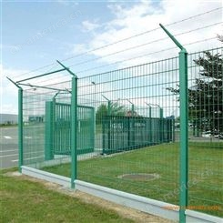 浸塑双边丝护栏网花园农田圈地围网 折弯绿色双边丝围栏网