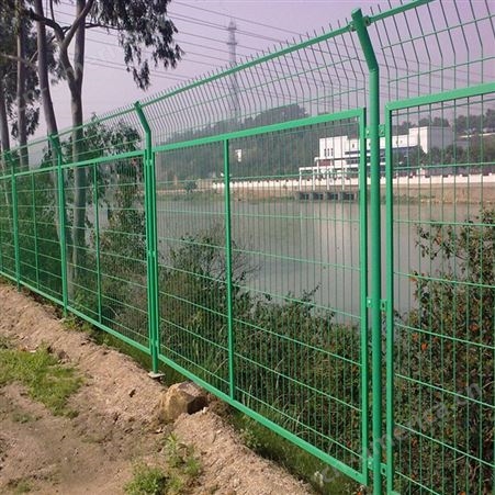 河南钢丝公路护栏网 双边丝围网 防护网