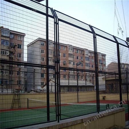 体育场围网 球场隔离护栏网菱形勾花网 运动场篮球场护栏网